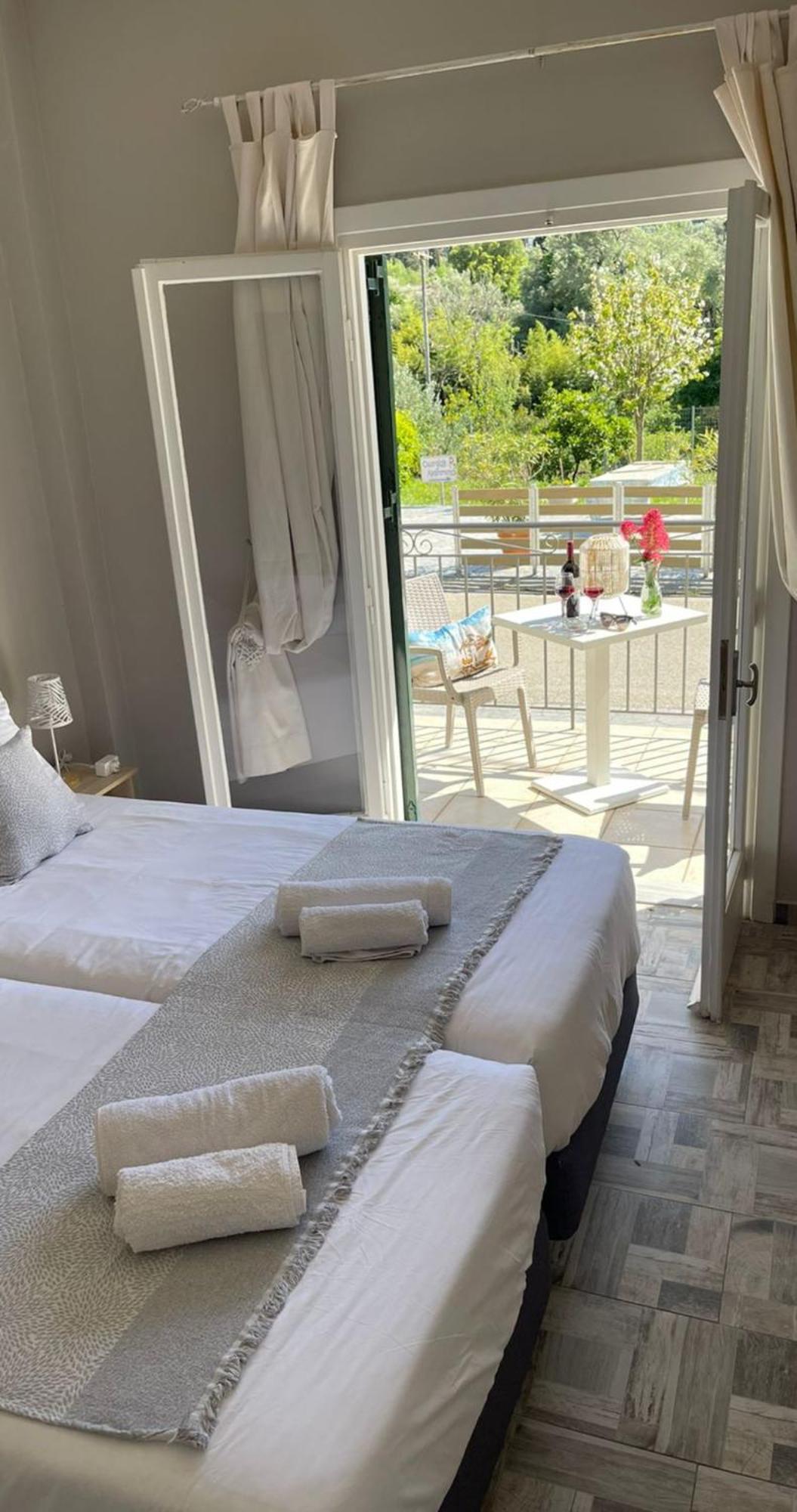 Georgia'S Apartments, Ipsos Corfu מראה חיצוני תמונה