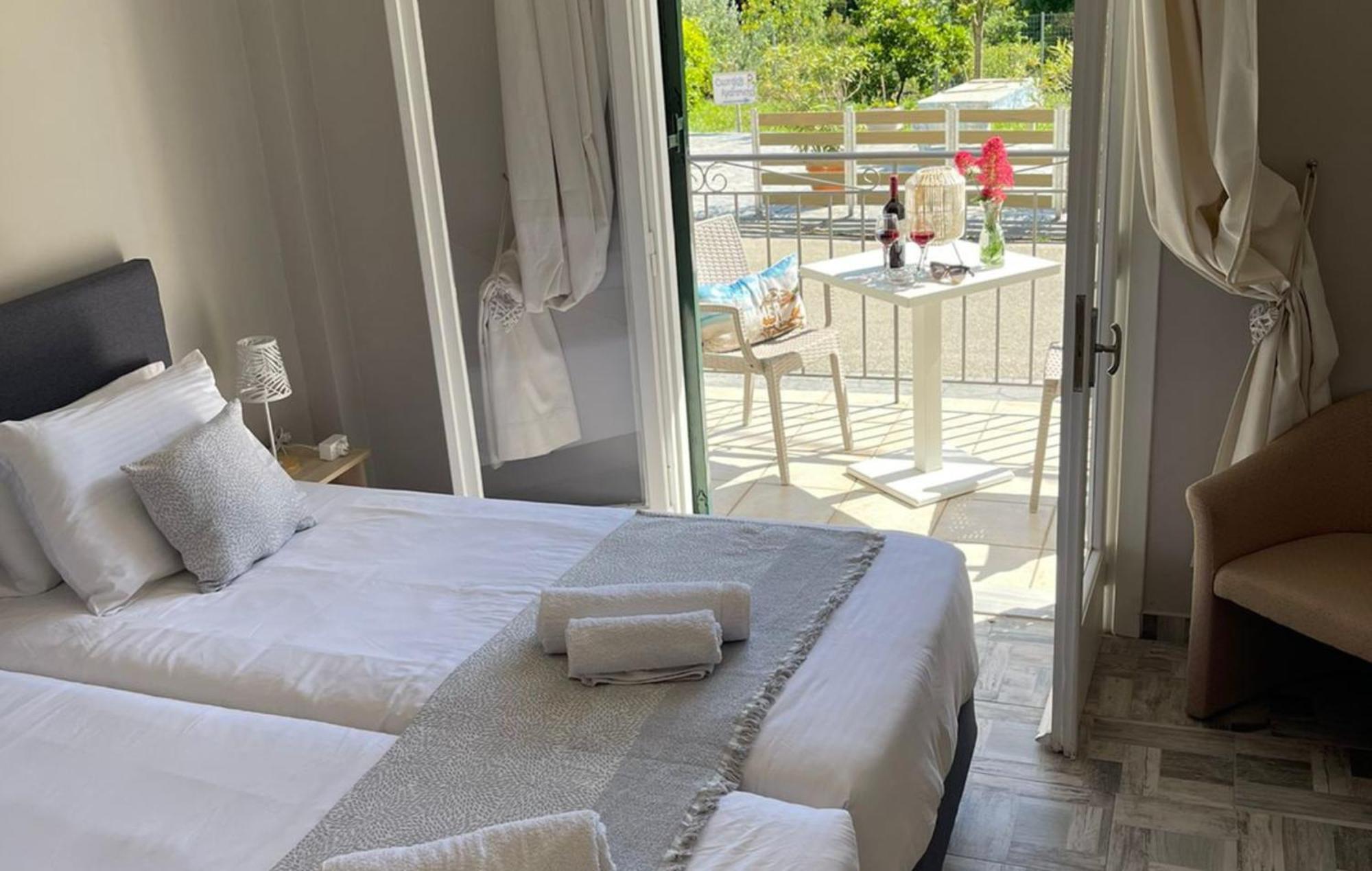 Georgia'S Apartments, Ipsos Corfu מראה חיצוני תמונה